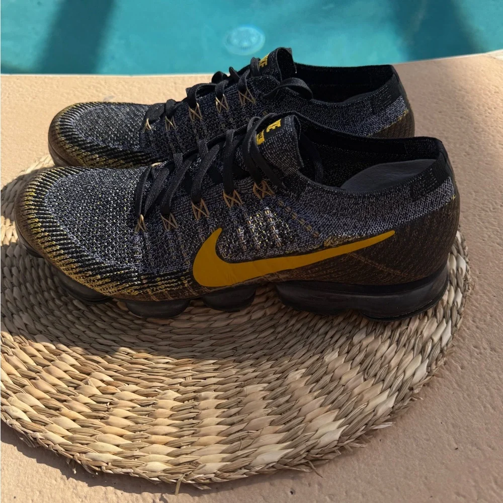 Nike Air VaporMax Flyknit Black Mineral Gold Men’s 11.5 Sneakers